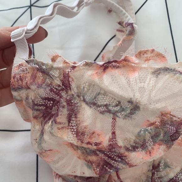 34DD unlined Bra from PINK by Victoria Secret - Picture 3 of 6